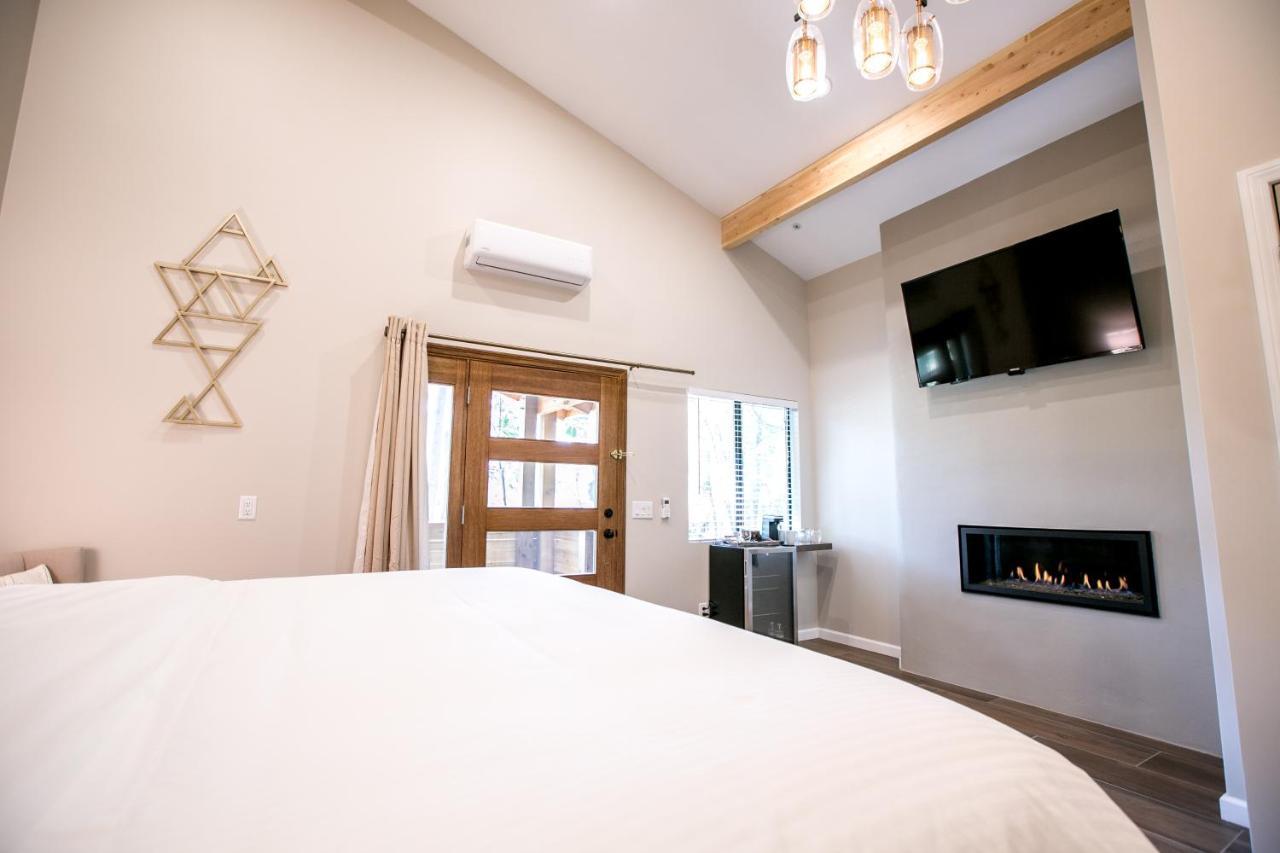 Creekside 3*